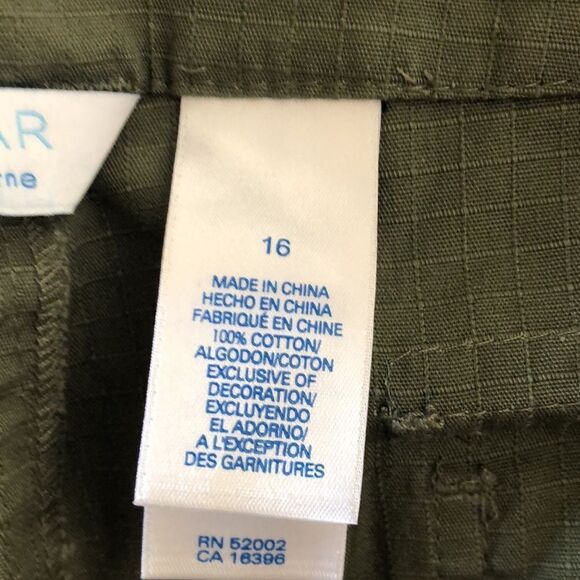 Liz wear by Liz Claiborne Cargo Capri NWT Olive - Picture 5 of 5